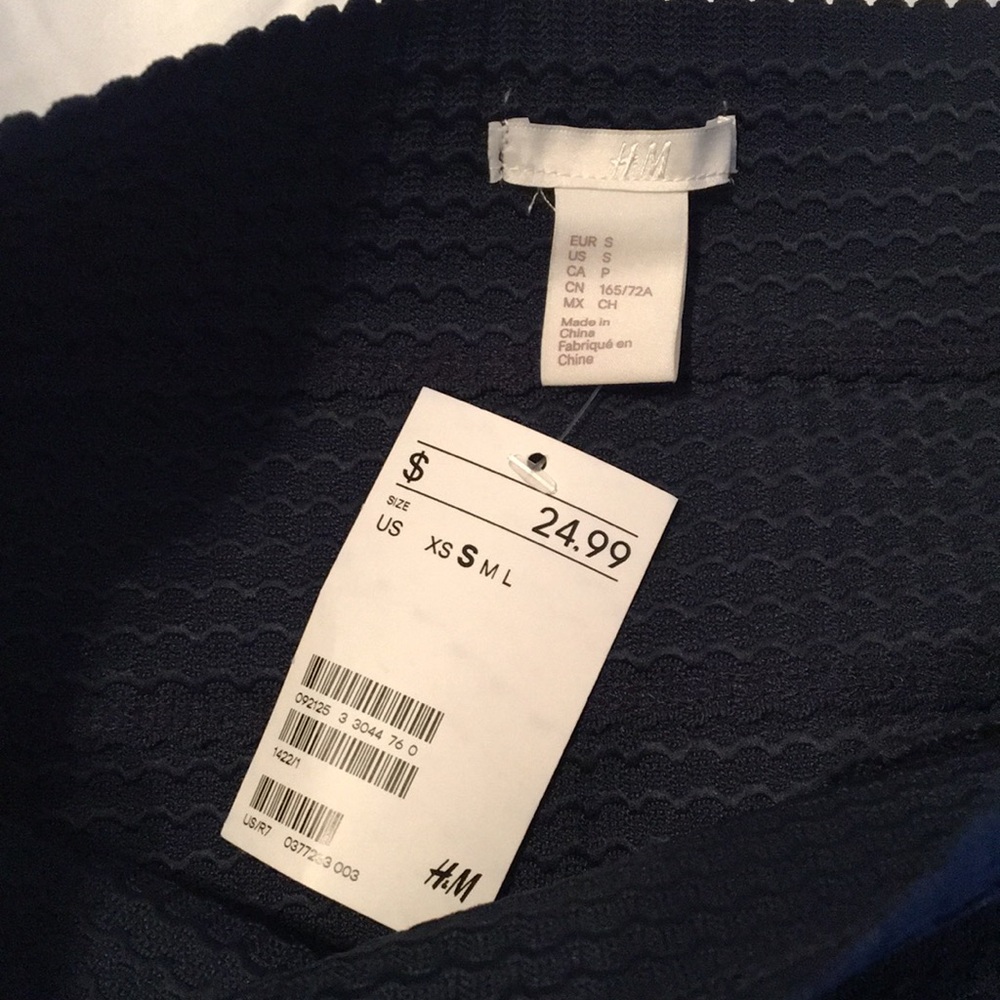 H&M Navy Ribbed Skirt - Picture 2 of 3